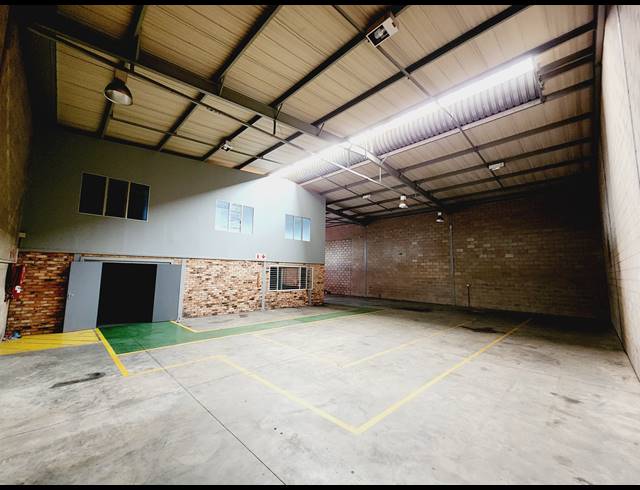 637M² WAREHOUSE TO LET IN KYA SANDS